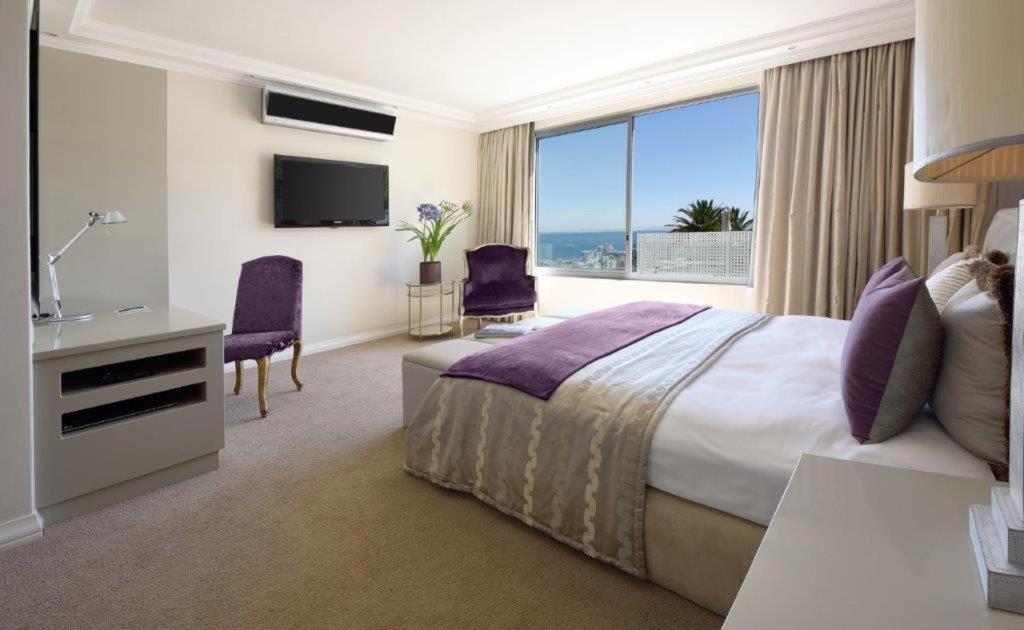 The Clarendon - Bantry Bay Hotel Fokváros Kültér fotó